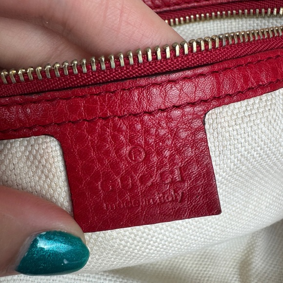 Gucci Red Soho Pebbled Leather Hobo with Tassel - Picture 13 of 15